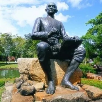 Thailand’s major literary figure statue