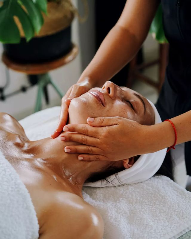 calming face massage